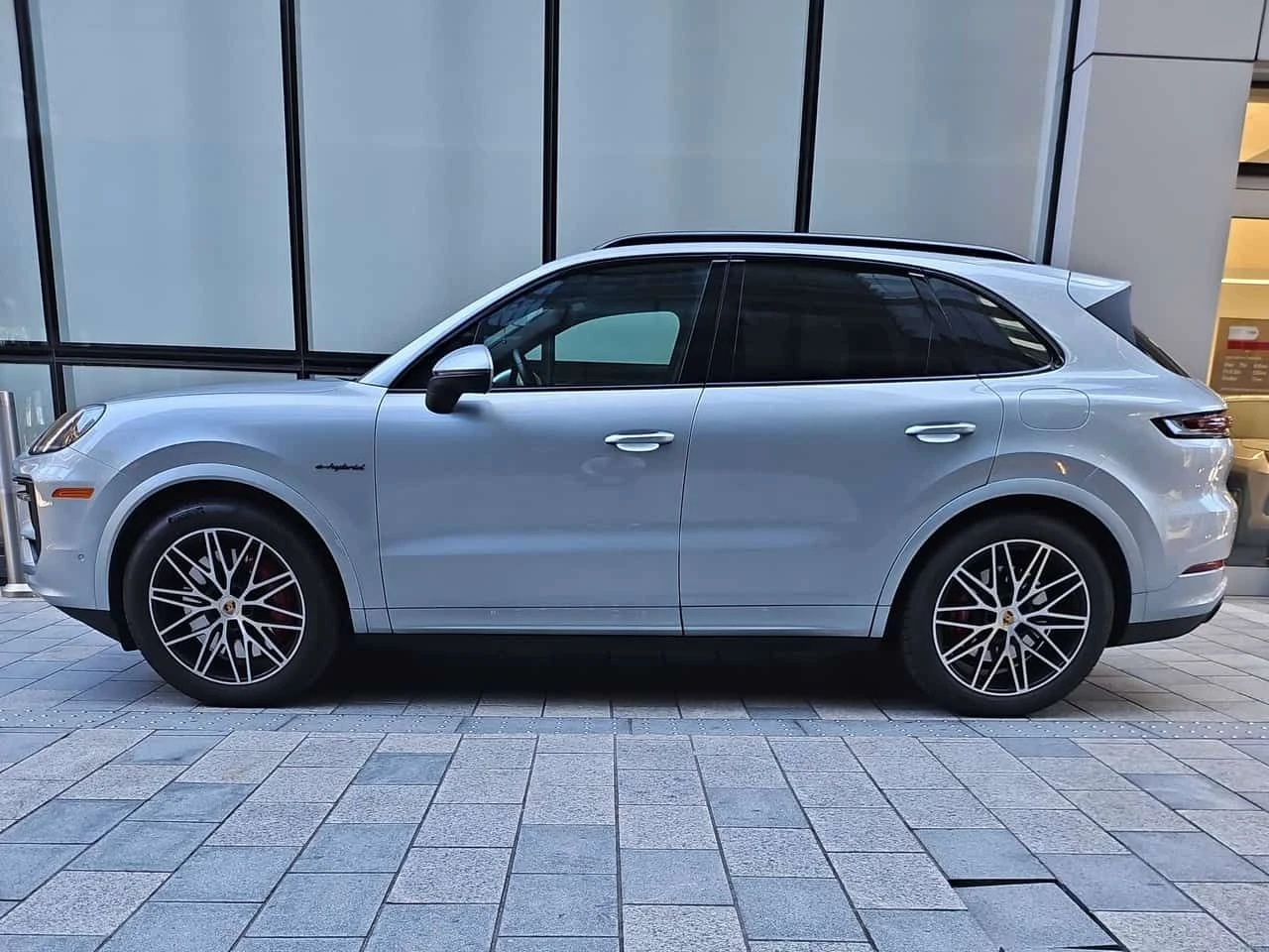 Porsche Cayenne S E Hybrid / 360 / DIS / MATRIX / АВТОКРЕДИТ, снимка 2 - Автомобили и джипове - 54906336