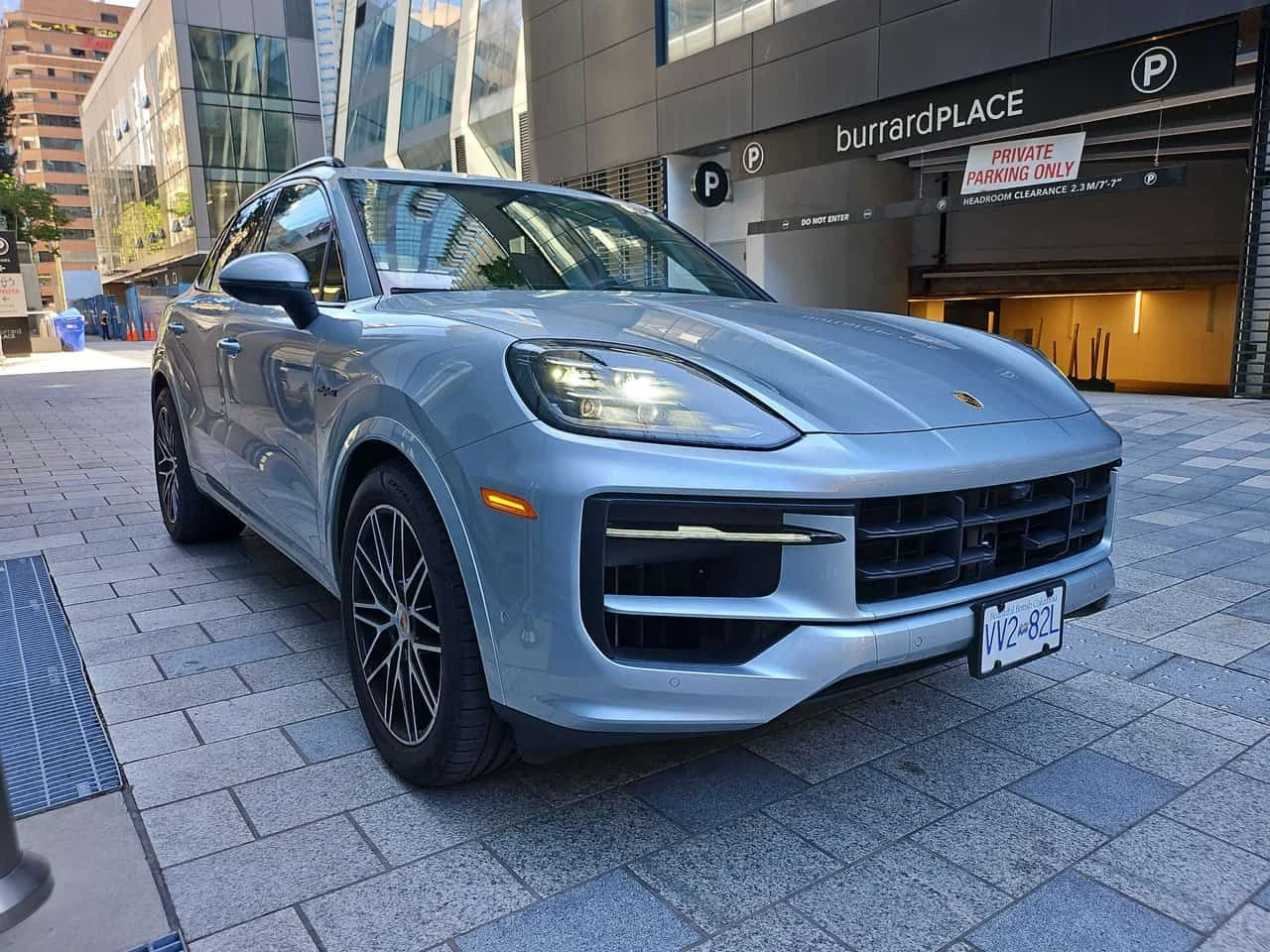Porsche Cayenne S E Hybrid / 360 / DIS / MATRIX / АВТОКРЕДИТ, снимка 17 - Автомобили и джипове - 54906336