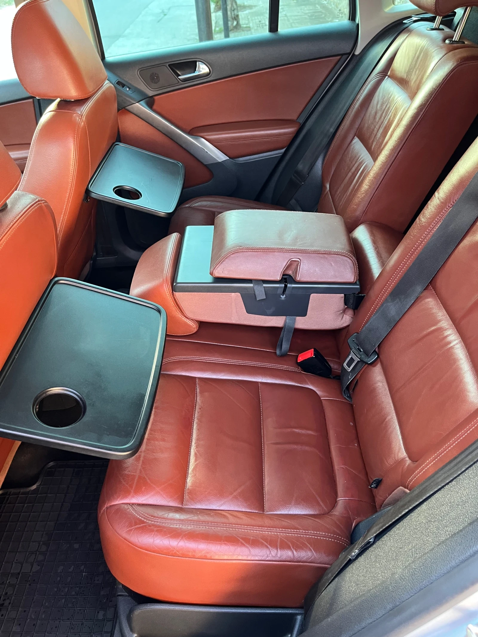VW Tiguan DSG-4x4-Full-BiXenon, снимка 8 - Автомобили и джипове - 55971680