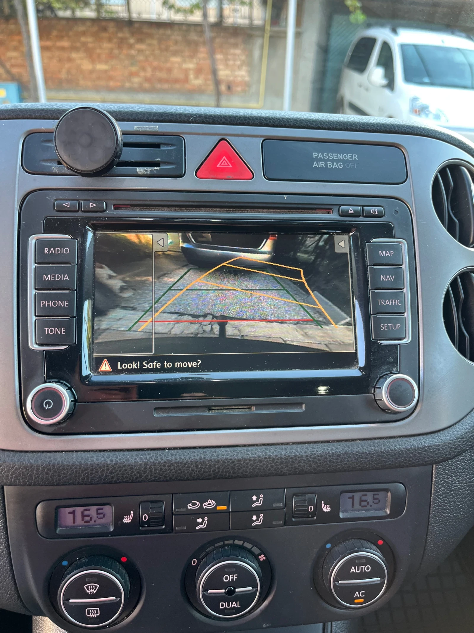 VW Tiguan DSG-4x4-Full-BiXenon, снимка 12 - Автомобили и джипове - 55971680