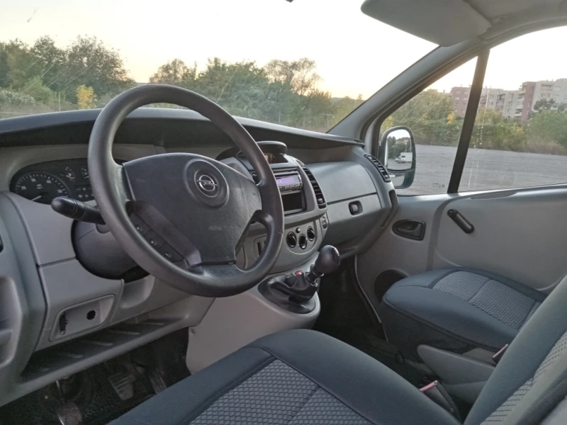 Opel Vivaro 1.9 TDI 101kc., снимка 16 - Бусове и автобуси - 47382267