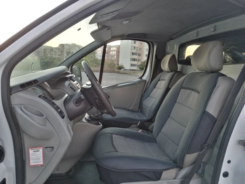 Opel Vivaro 1.9 TDI 101kc., снимка 15 - Бусове и автобуси - 47382267