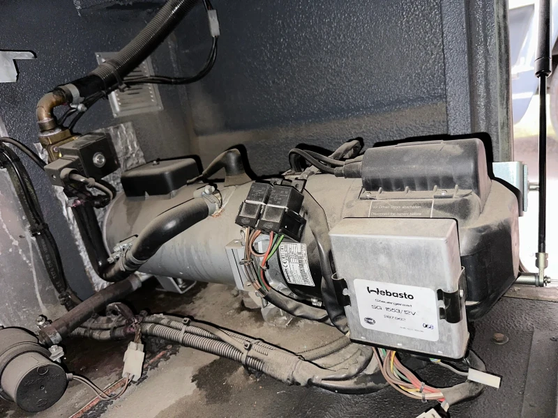 Iveco Daily Стъклопакет webasto телма двоен клима, снимка 7 - Бусове и автобуси - 52441807