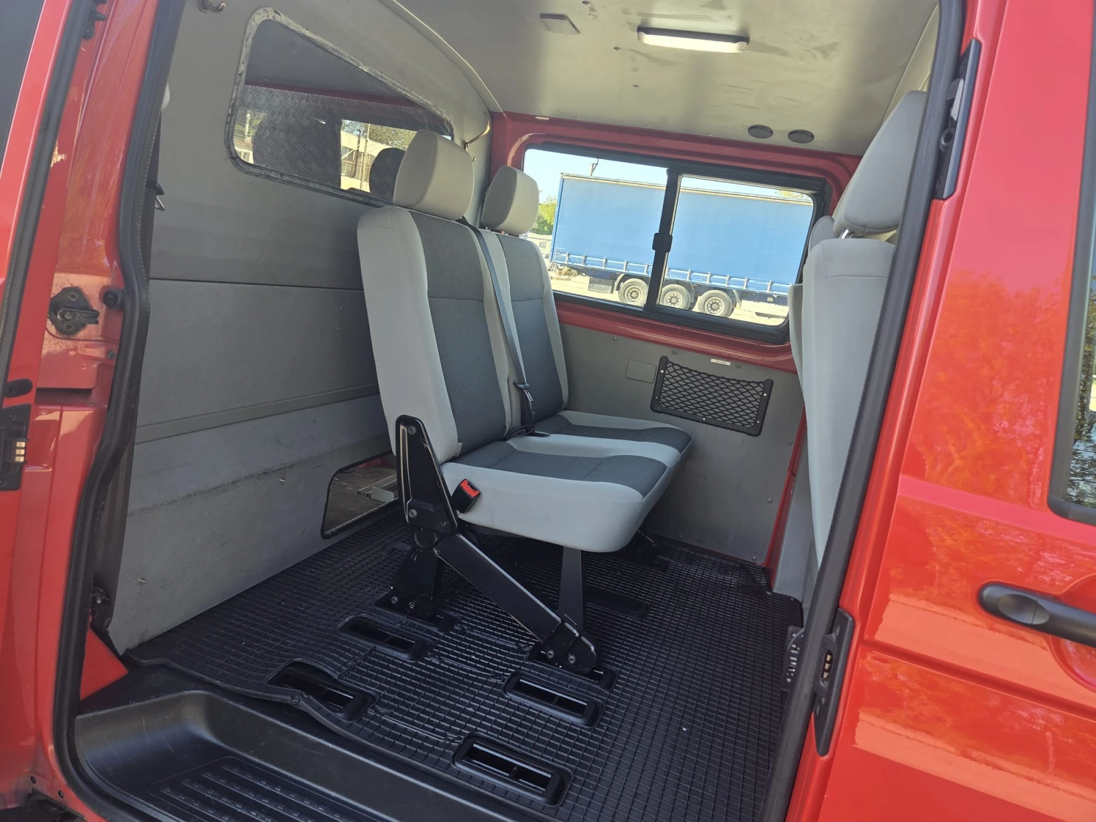 VW Transporter 4x4, 2.0TDI, 140к.с Отличен, снимка 9 - Бусове и автобуси - 54371769