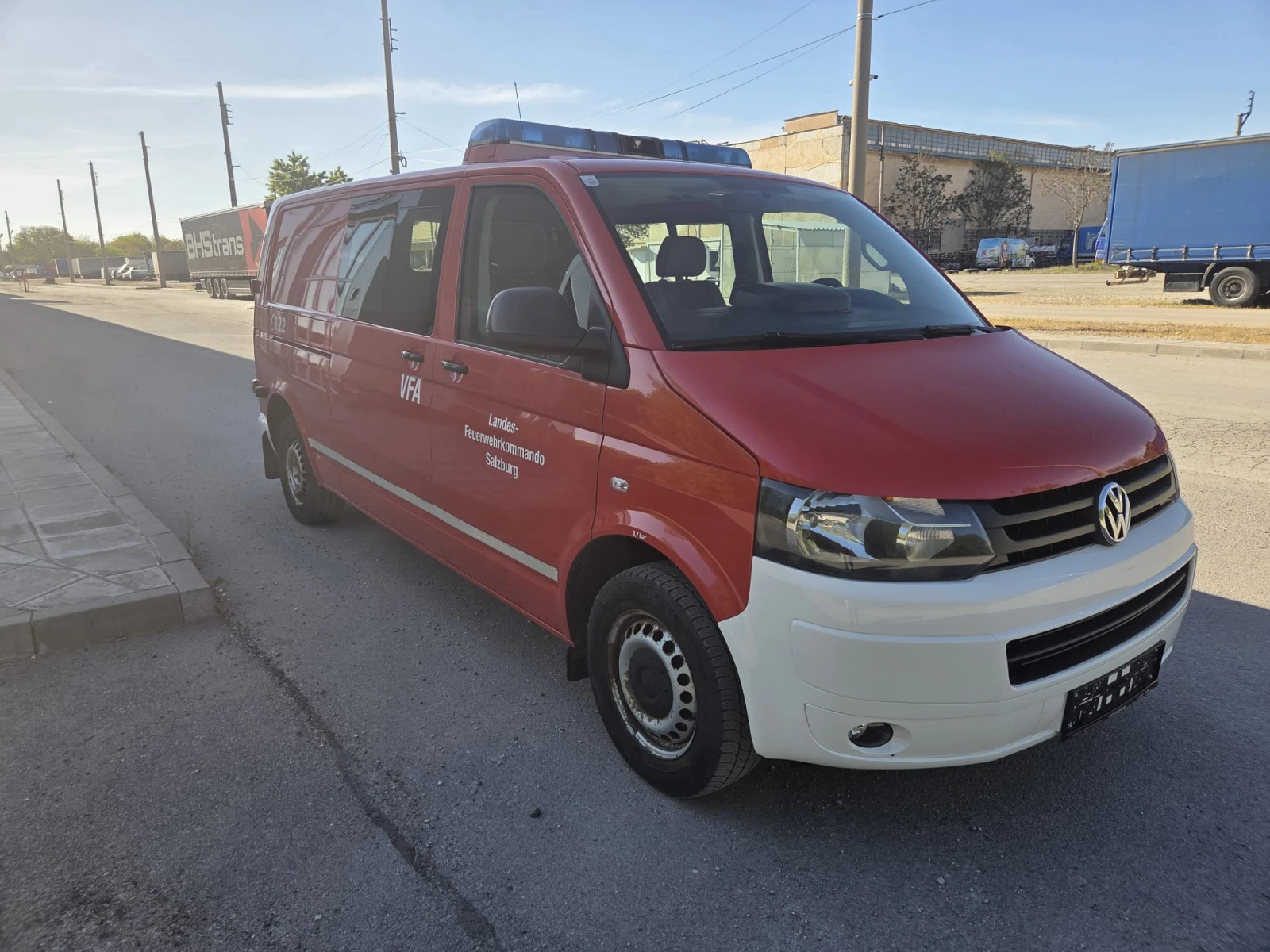VW Transporter 4x4, 2.0TDI, 140к.с Отличен, снимка 2 - Бусове и автобуси - 54371769