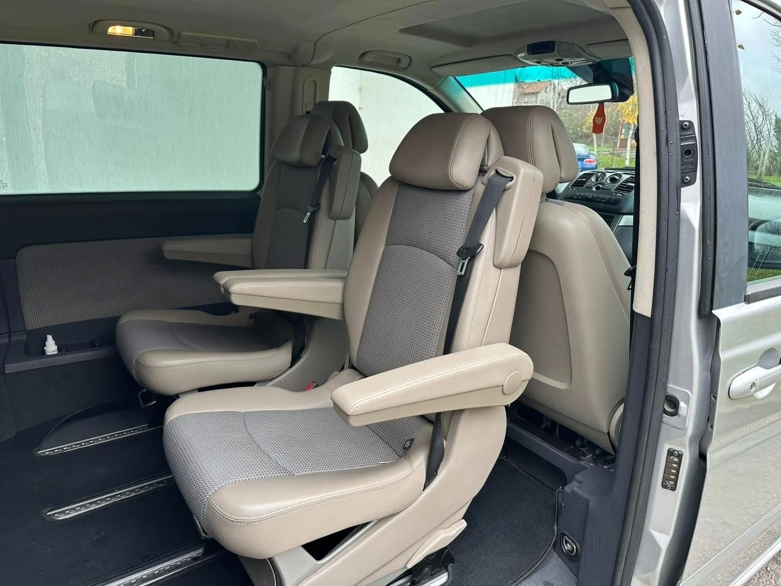 Mercedes-Benz Viano Face Lift 2.2CDi, снимка 13 - Бусове и автобуси - 54700849