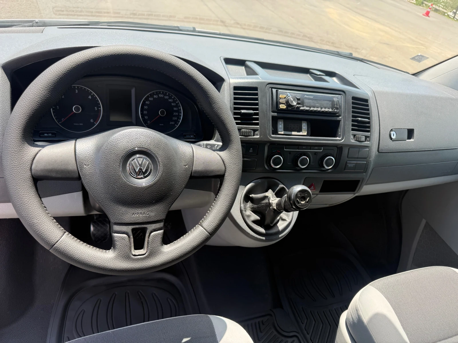 VW Transporter T6 Хладилен Перфектен, снимка 11 - Бусове и автобуси - 55321328