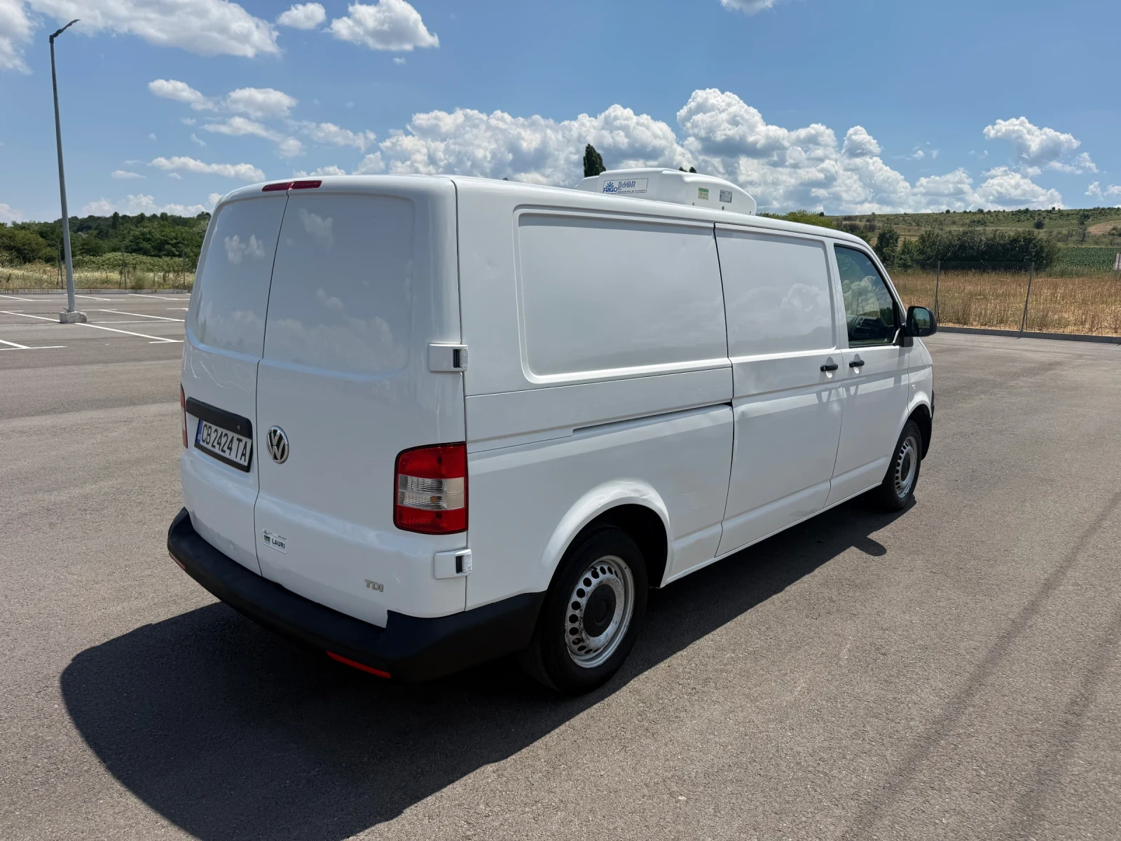 VW Transporter T6 Хладилен Перфектен, снимка 7 - Бусове и автобуси - 55321328