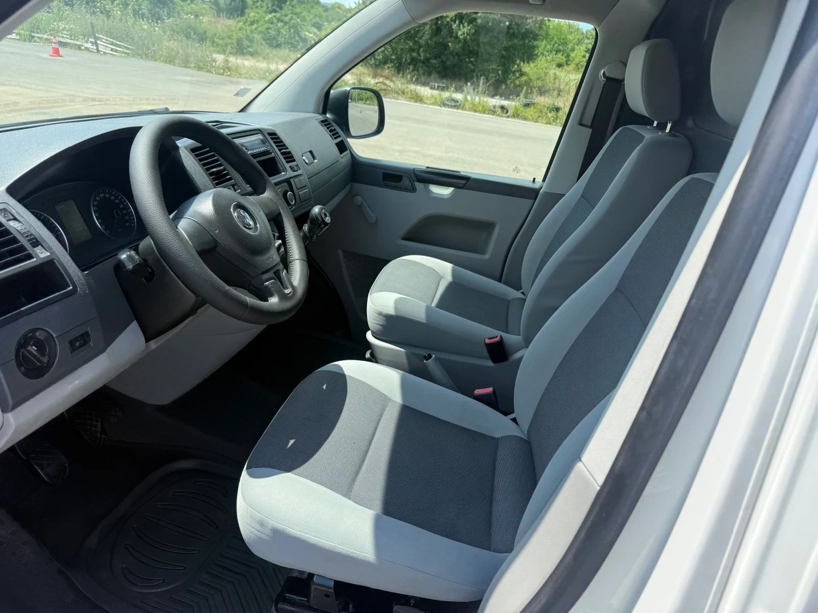 VW Transporter T6 Хладилен Перфектен, снимка 14 - Бусове и автобуси - 55321328