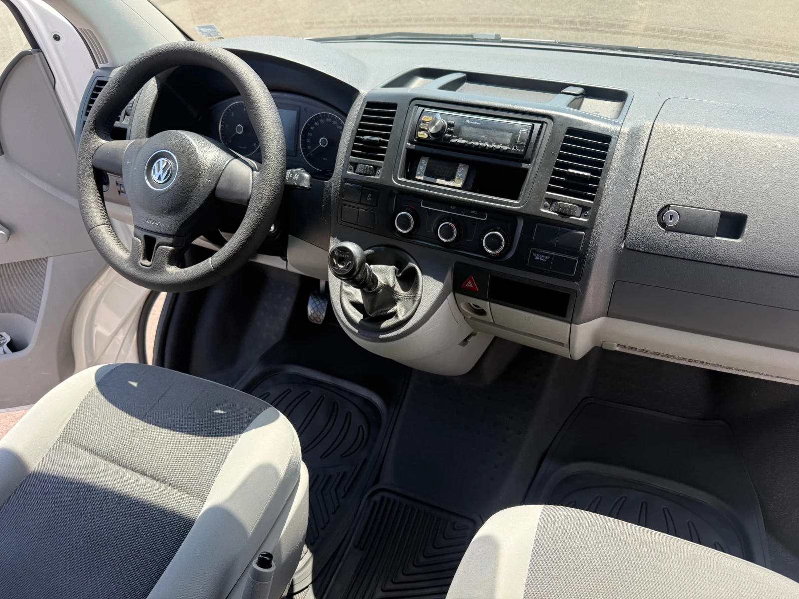 VW Transporter T6 Хладилен Перфектен, снимка 13 - Бусове и автобуси - 55321328