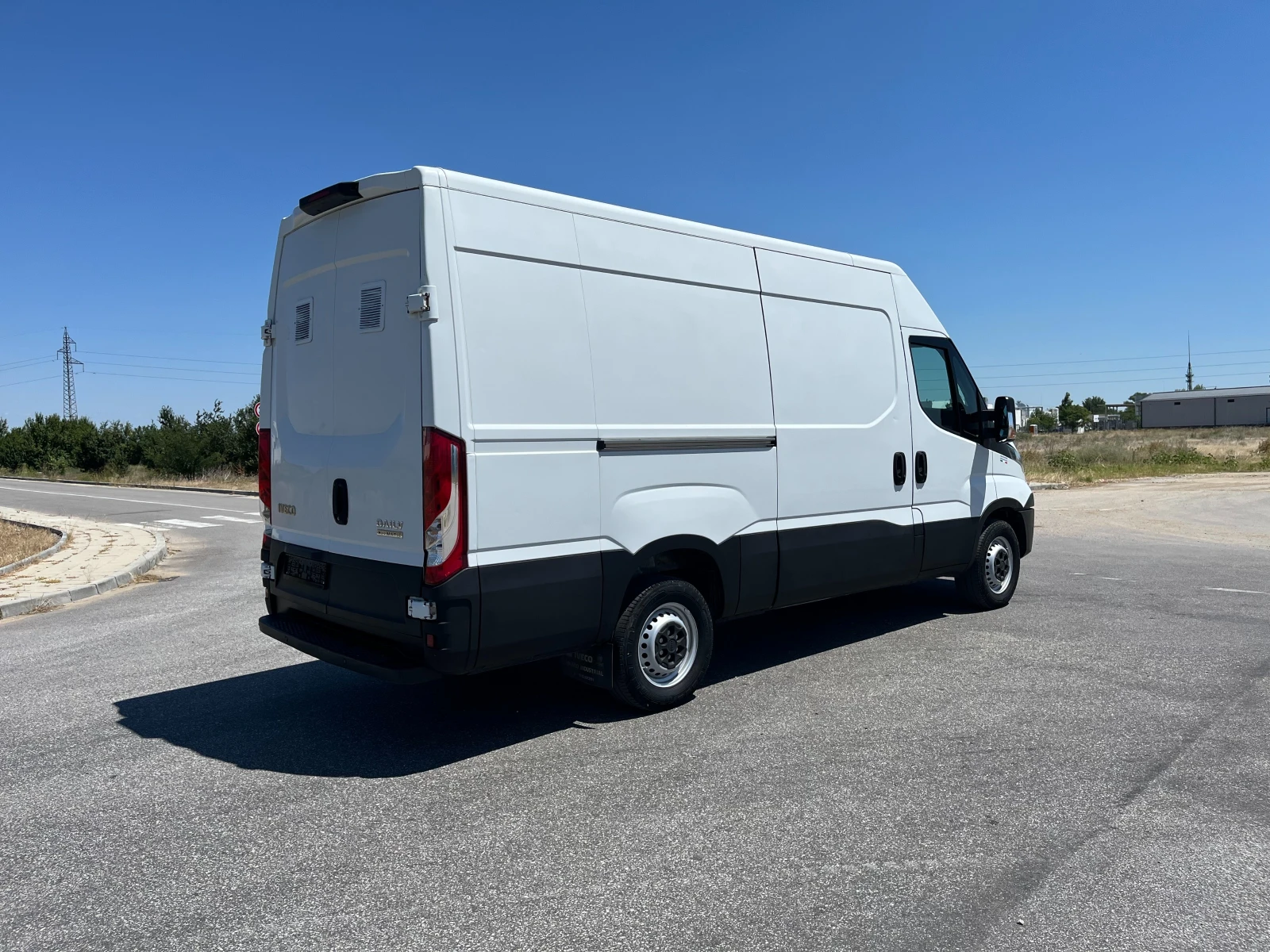 Iveco Daily 35S14 L2H2 140KC ЕВРО 6C ZF-АВТ. ПЕРФЕКТЕН, снимка 6 - Бусове и автобуси - 55471307
