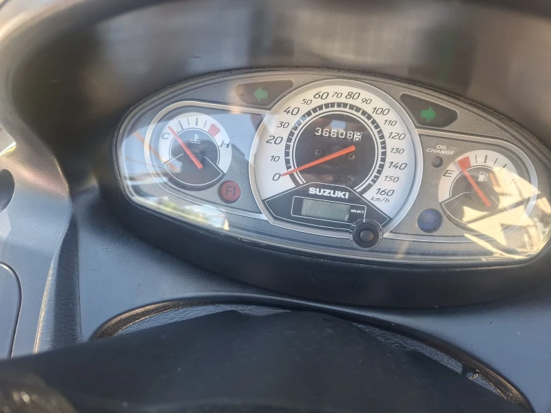 Suzuki Burgman 200ie много запазен оферта, снимка 11 - Мотоциклети и мототехника - 51526073