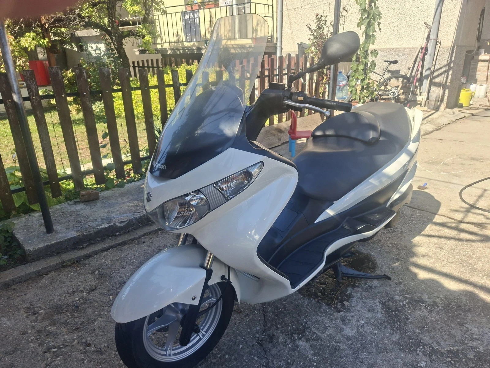 Suzuki Burgman 200ie много запазен оферта, снимка 1