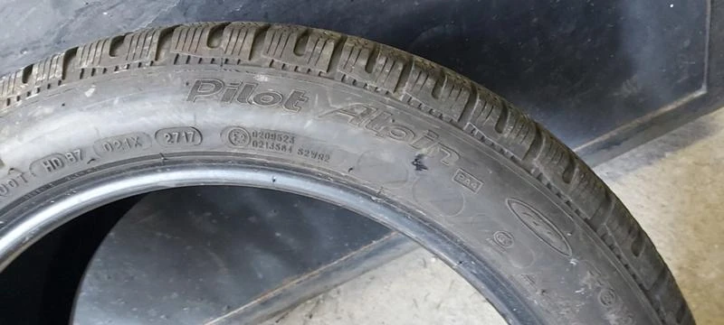 Гуми Зимни 245/45R18, снимка 6 - Гуми и джанти - 35125062