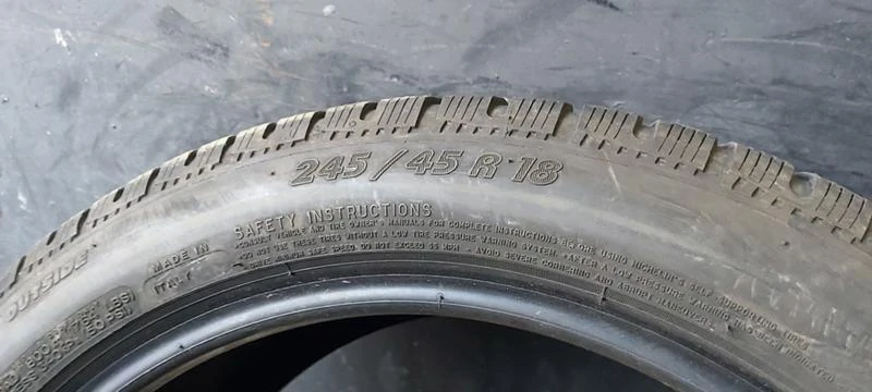 Гуми Зимни 245/45R18, снимка 5 - Гуми и джанти - 35125062