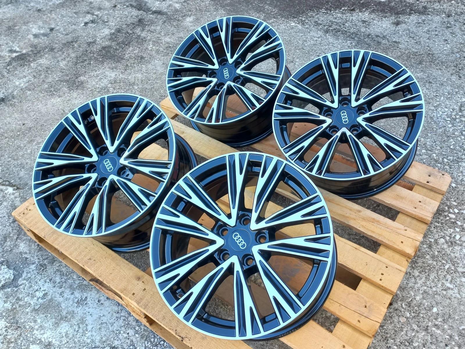 Джанти за Audi, снимка 3 - Гуми и джанти - 55646794