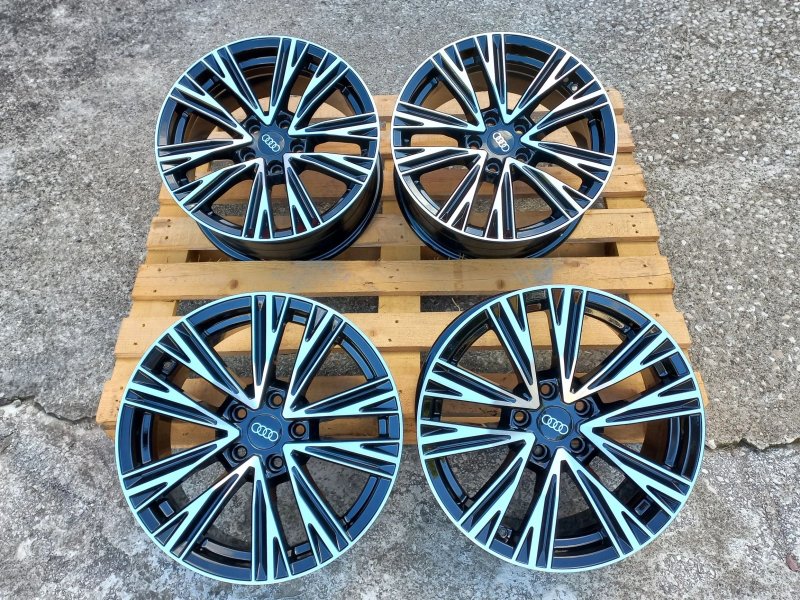 Джанти за Audi, снимка 2 - Гуми и джанти - 55646794