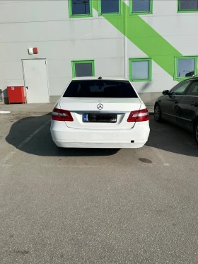 Mercedes-Benz E 200 Обслужен , снимка 7