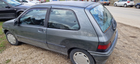 Renault Clio, снимка 1 - Автомобили и джипове - 44654435