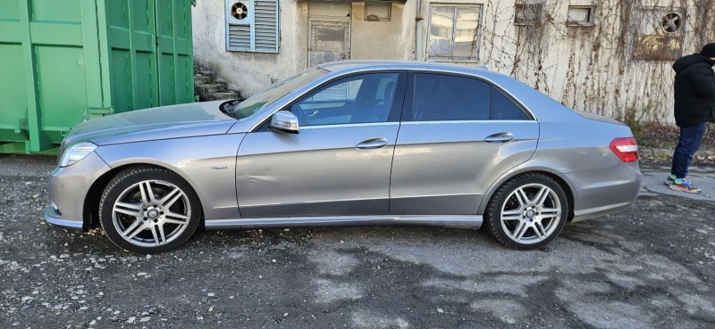 Mercedes-Benz E 220 AMG, снимка 8 - Автомобили и джипове - 48601539