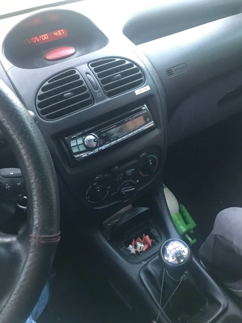 Peugeot 206 1, 4 HDI, снимка 8 - Автомобили и джипове - 48615196