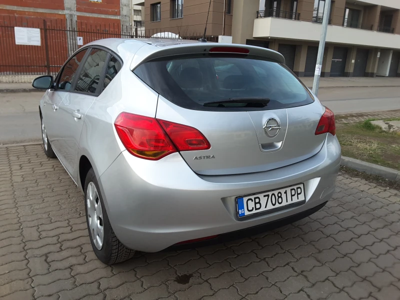 Opel Astra 1.6i АВТОМАТ 190000км, снимка 8 - Автомобили и джипове - 48926416