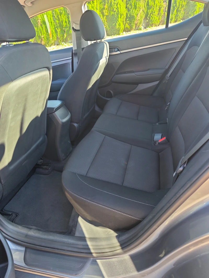 Hyundai Elantra, снимка 8 - Автомобили и джипове - 52409163
