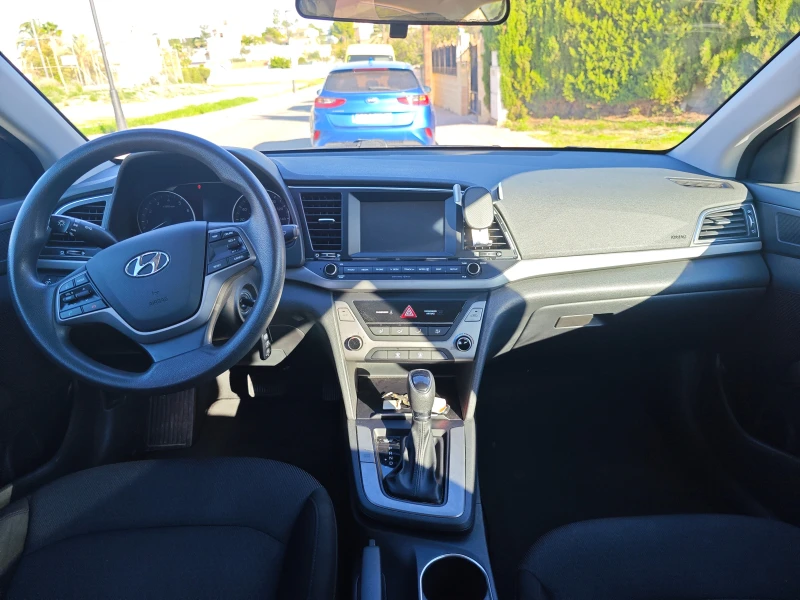 Hyundai Elantra, снимка 7 - Автомобили и джипове - 52409163