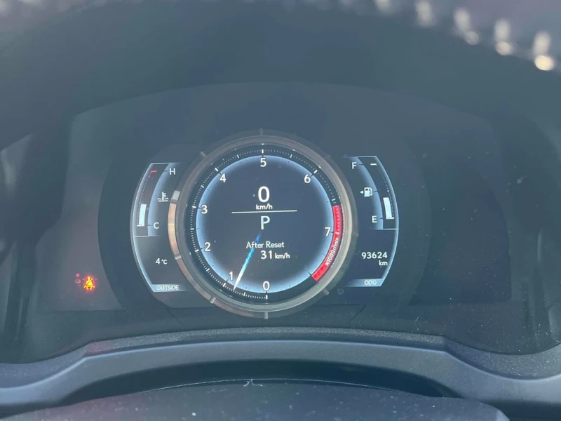 Lexus RC * 2dr Cpe * CARFAX * БЕЗ ПЪРВОНАЧАЛНА ВНОСКА, снимка 8 - Автомобили и джипове - 52640217