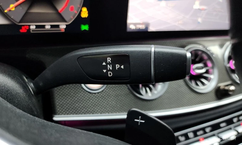 Mercedes-Benz CLS 300, снимка 9 - Автомобили и джипове - 52771979