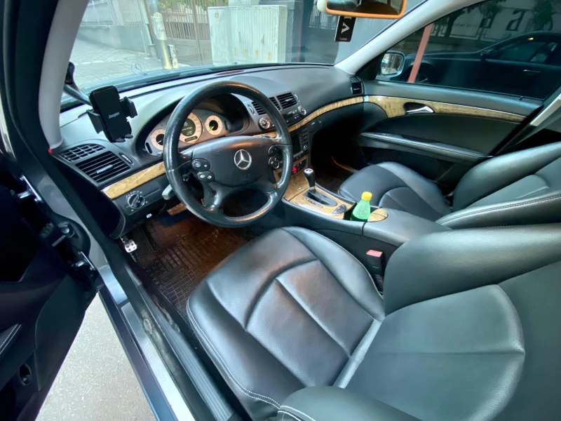 Mercedes-Benz E 320, снимка 2 - Автомобили и джипове - 52991414