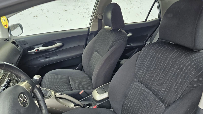 Toyota Auris 1.6, снимка 10 - Автомобили и джипове - 53091003