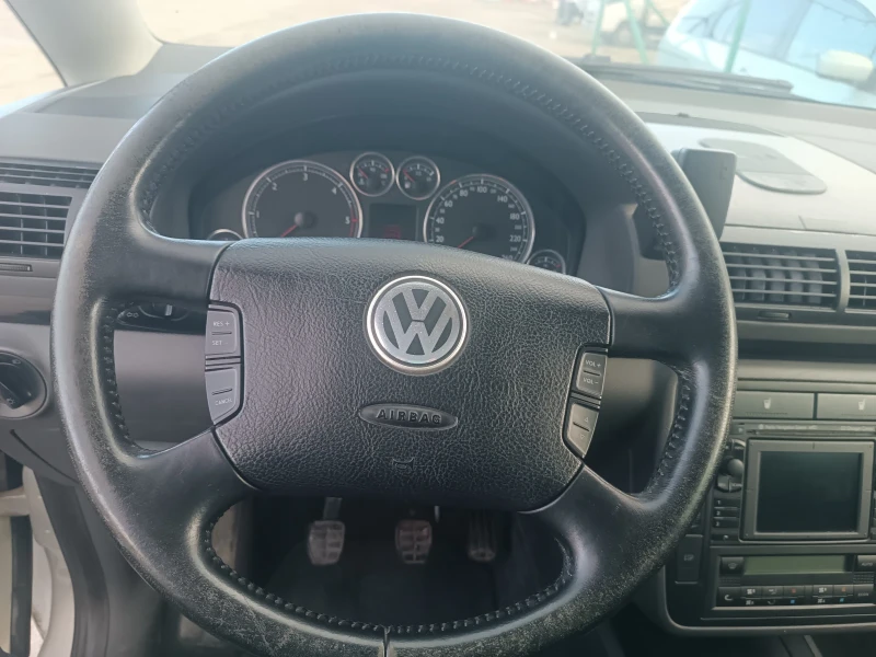 VW Sharan 1, 9 tDi, 131к.с., LUX изпълнение, ЛИЗИНГ , снимка 6 - Автомобили и джипове - 53396939