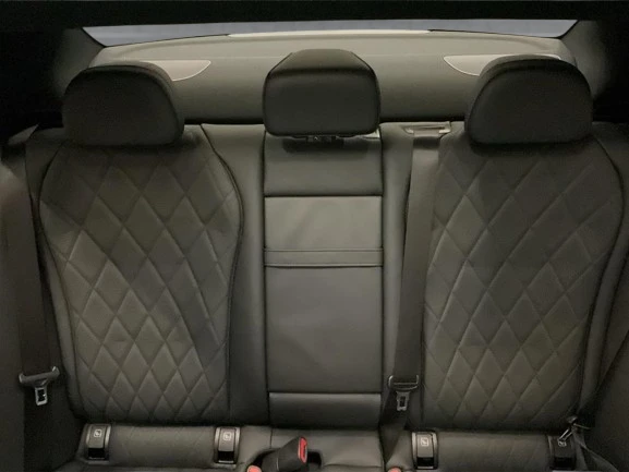 Mercedes-Benz E 450 4Matic = AMG Line = Premium Гаранция - изображение 10