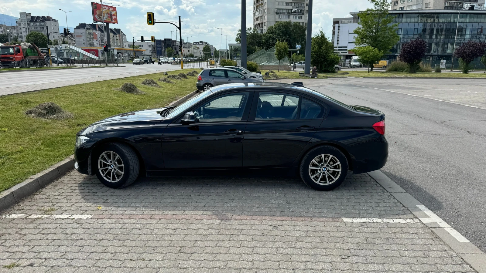 BMW 318 D xDrive 2.0D B47 - изображение 2