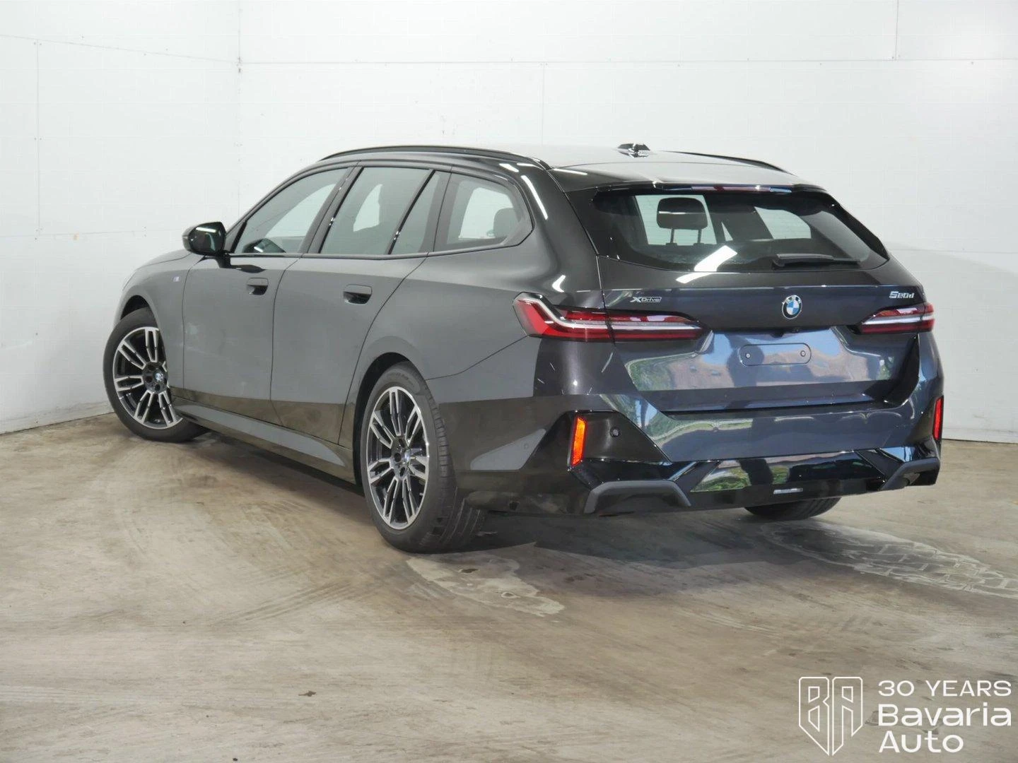 BMW 520 d xDrive Touring M Sport Paket - изображение 2