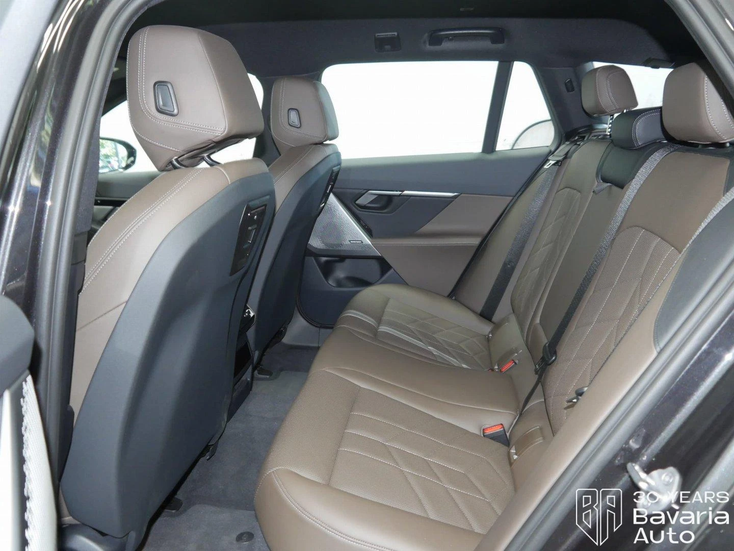 BMW 520 d xDrive Touring M Sport Paket - изображение 8