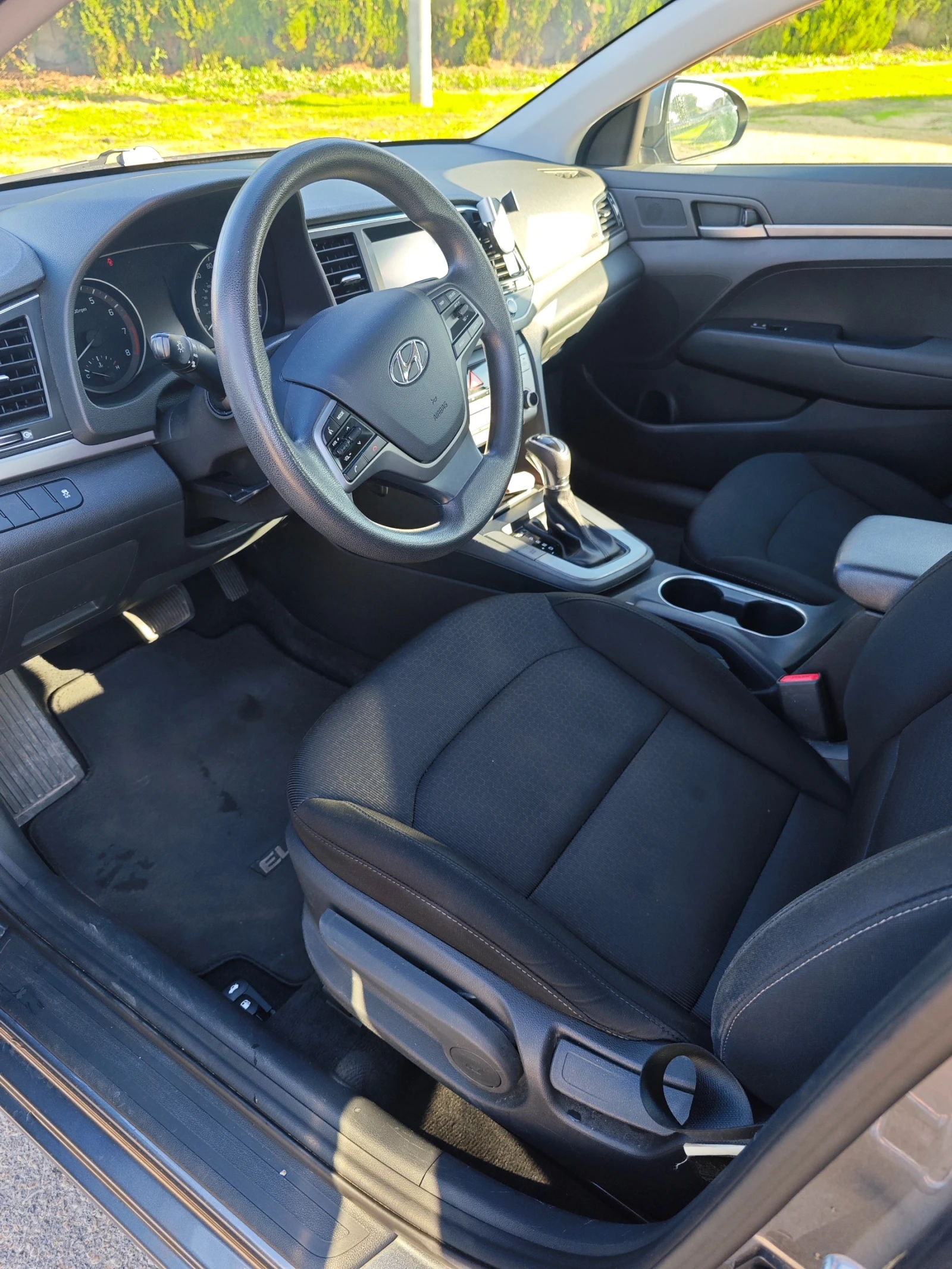 Hyundai Elantra | Mobile.bg   10