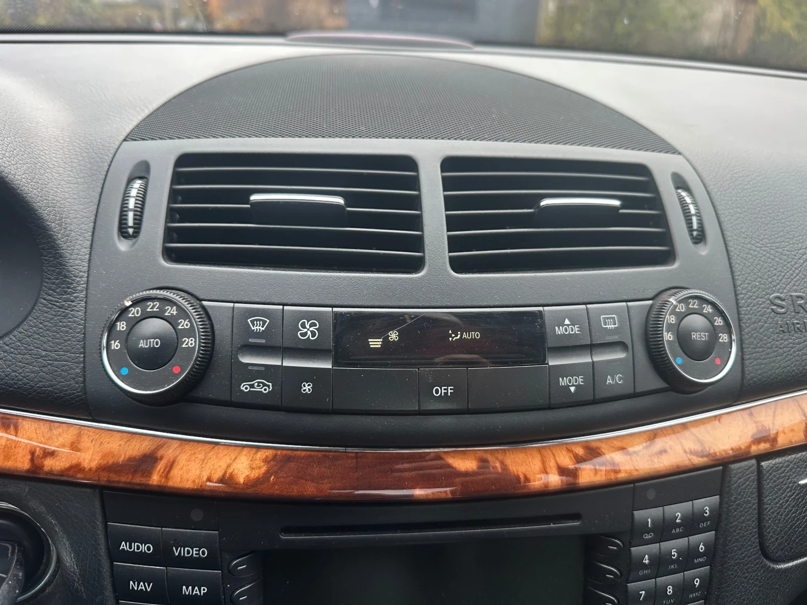 Mercedes-Benz E 320 | Mobile.bg   13