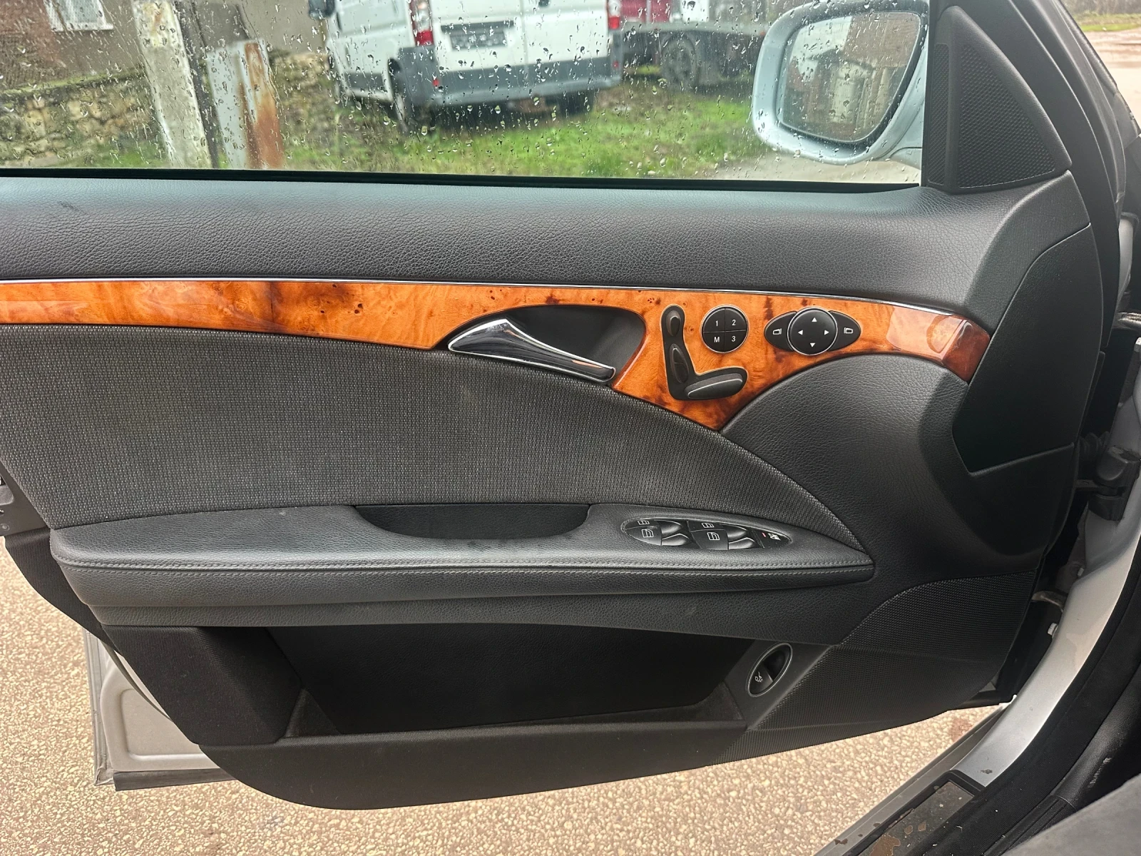 Mercedes-Benz E 320 | Mobile.bg   11