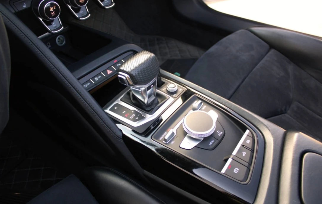 Audi R8 5.2 FSI V10 Quattro - изображение 9