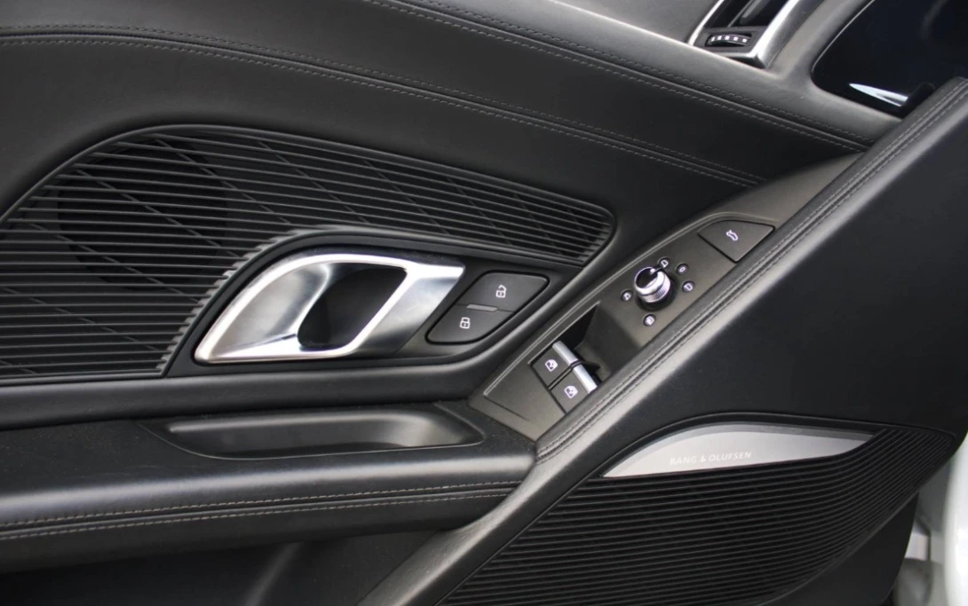 Audi R8 5.2 FSI V10 Quattro - изображение 10