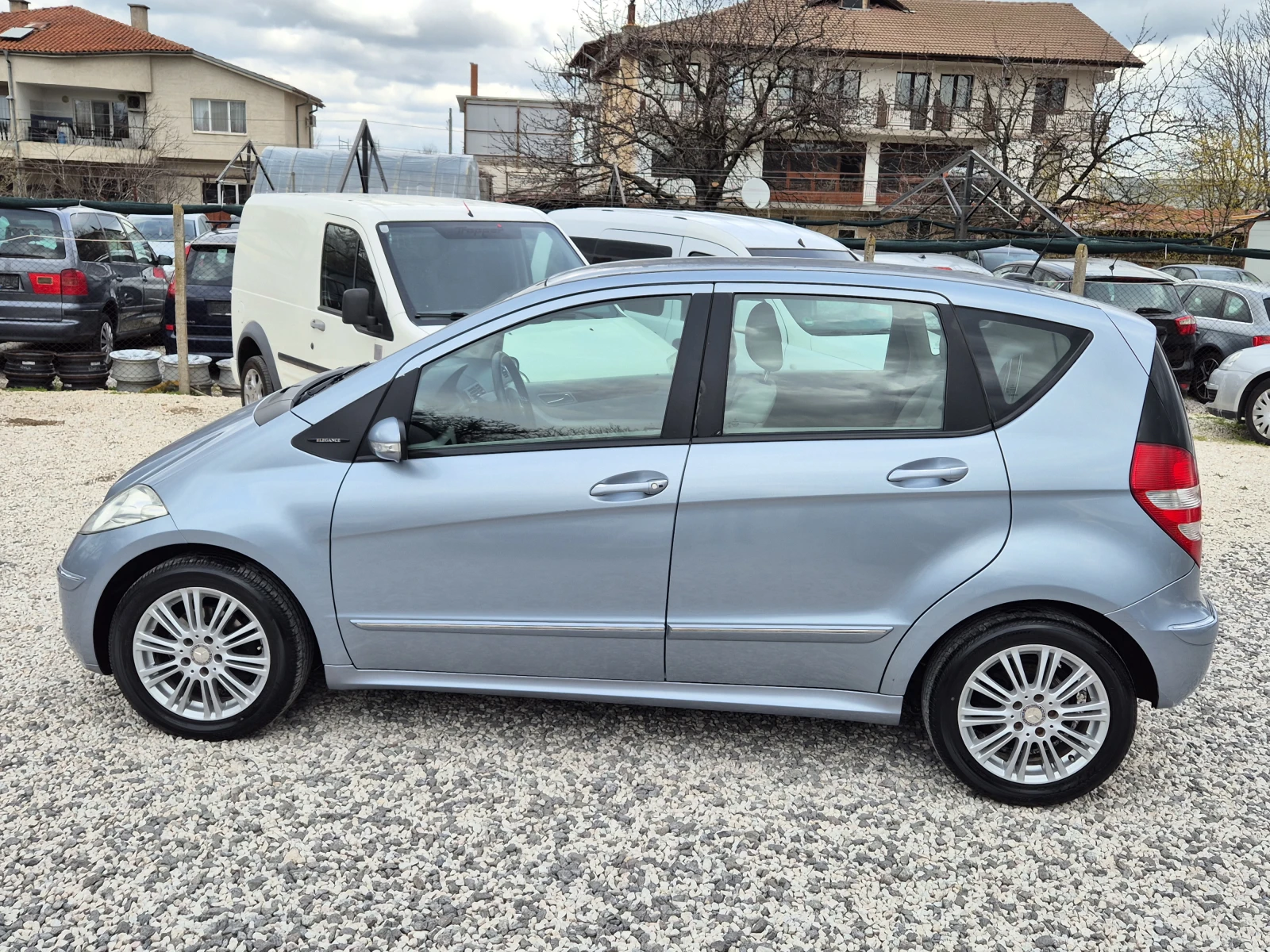 Mercedes-Benz A 180 * FACE* AUTOMAT* ТОП СЪСТОЯНИЕ* , снимка 2 - Автомобили и джипове - 53899832