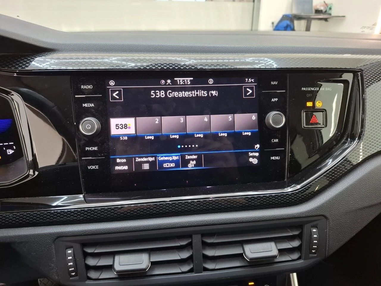 VW Taigo 1.0 TSI Life Business, снимка 10 - Автомобили и джипове - 54055576