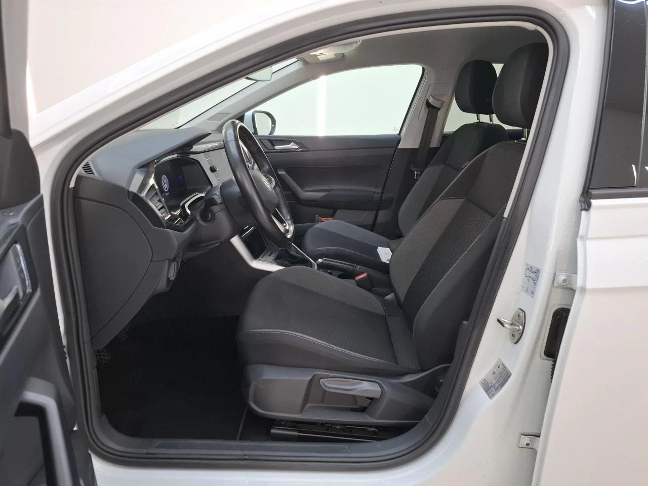 VW Taigo 1.0 TSI Life Business, снимка 6 - Автомобили и джипове - 54055576