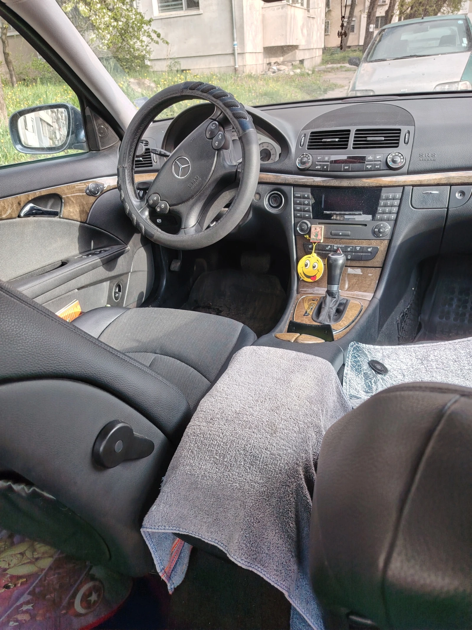 Mercedes-Benz E 200 LPG, снимка 4 - Автомобили и джипове - 54273073