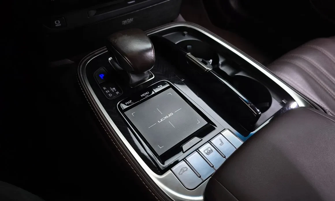 Lexus LS 500 AWD / LUXURY / FULL BROWN INT / ВЪЗДУШНО, снимка 12 - Автомобили и джипове - 54583886