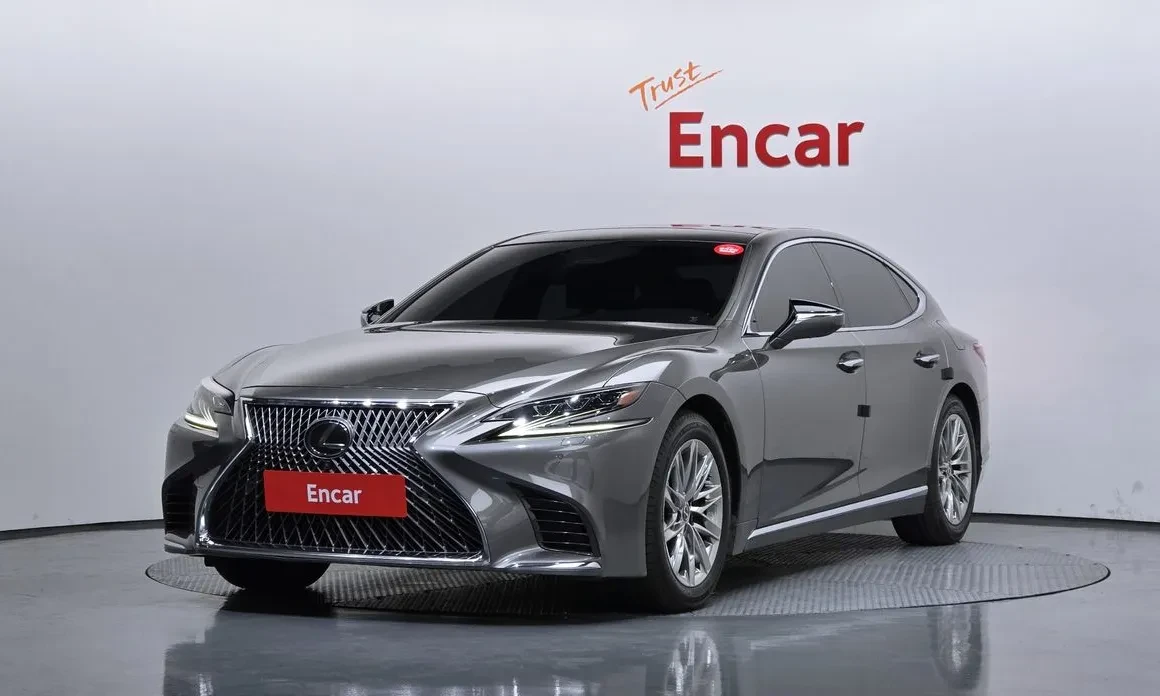Lexus LS 500 AWD / LUXURY / FULL BROWN INT / ВЪЗДУШНО