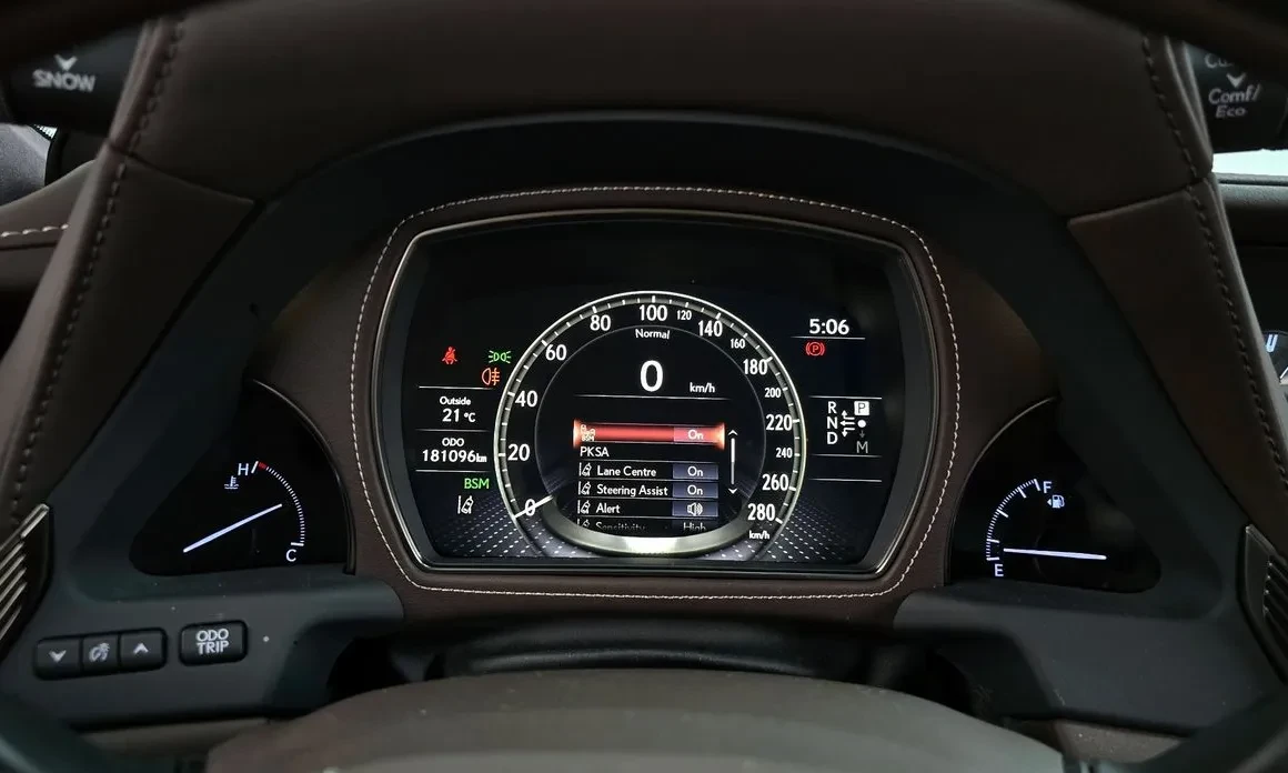 Lexus LS 500 AWD / LUXURY / FULL BROWN INT / ВЪЗДУШНО, снимка 10 - Автомобили и джипове - 54583886