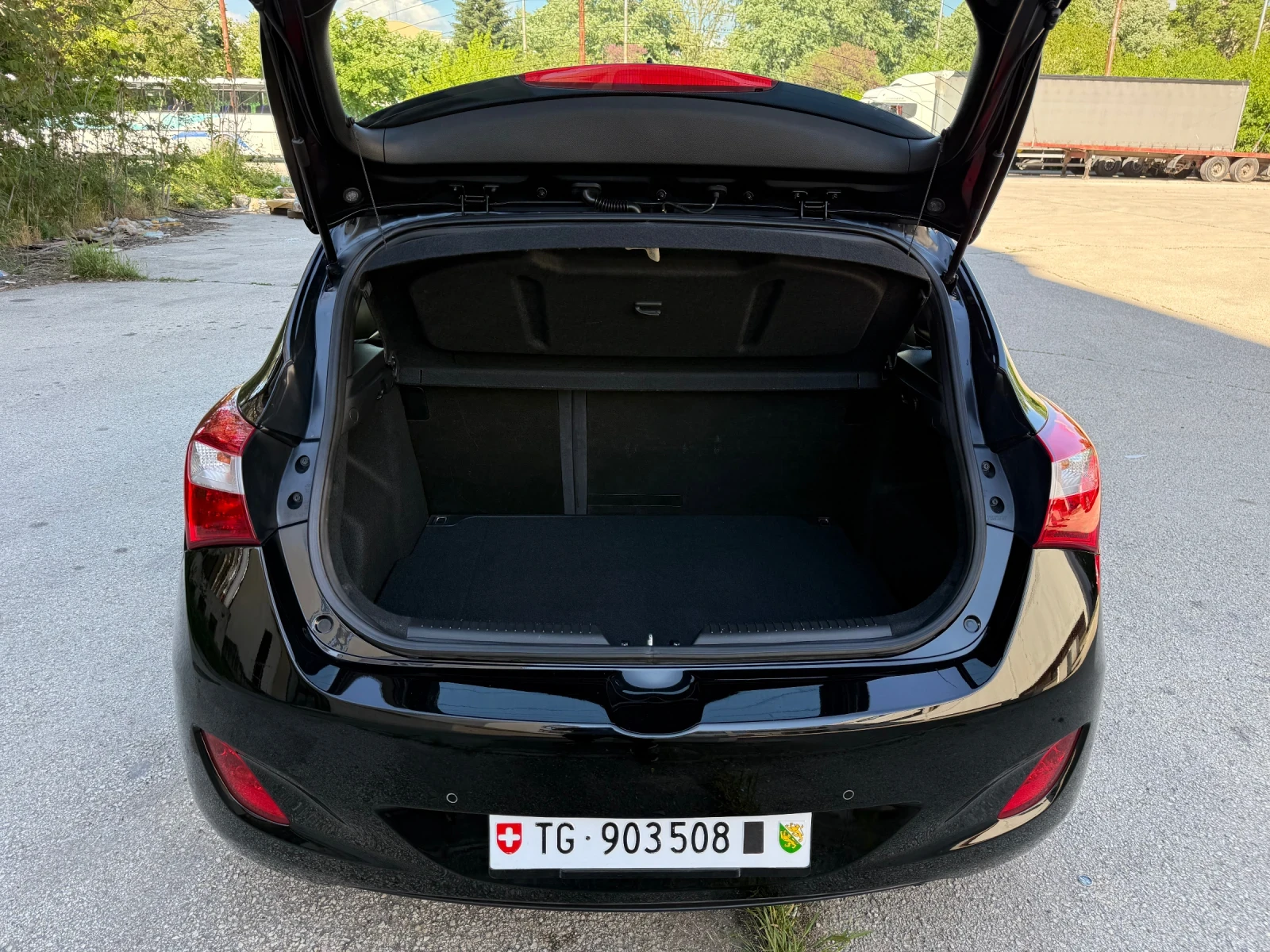 Hyundai I30 1.6i, снимка 14 - Автомобили и джипове - 54597852